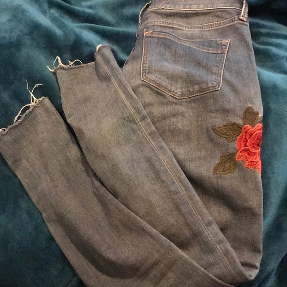 3/$15 Express Mid Rise Rose Jeans Size 2 - Picture 3 of 5
